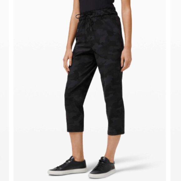 Lululemon Stretch High Rise Crop 23" Sz 8 Heritage 365 Camo Deep Coal Multi - Picture 2 of 12